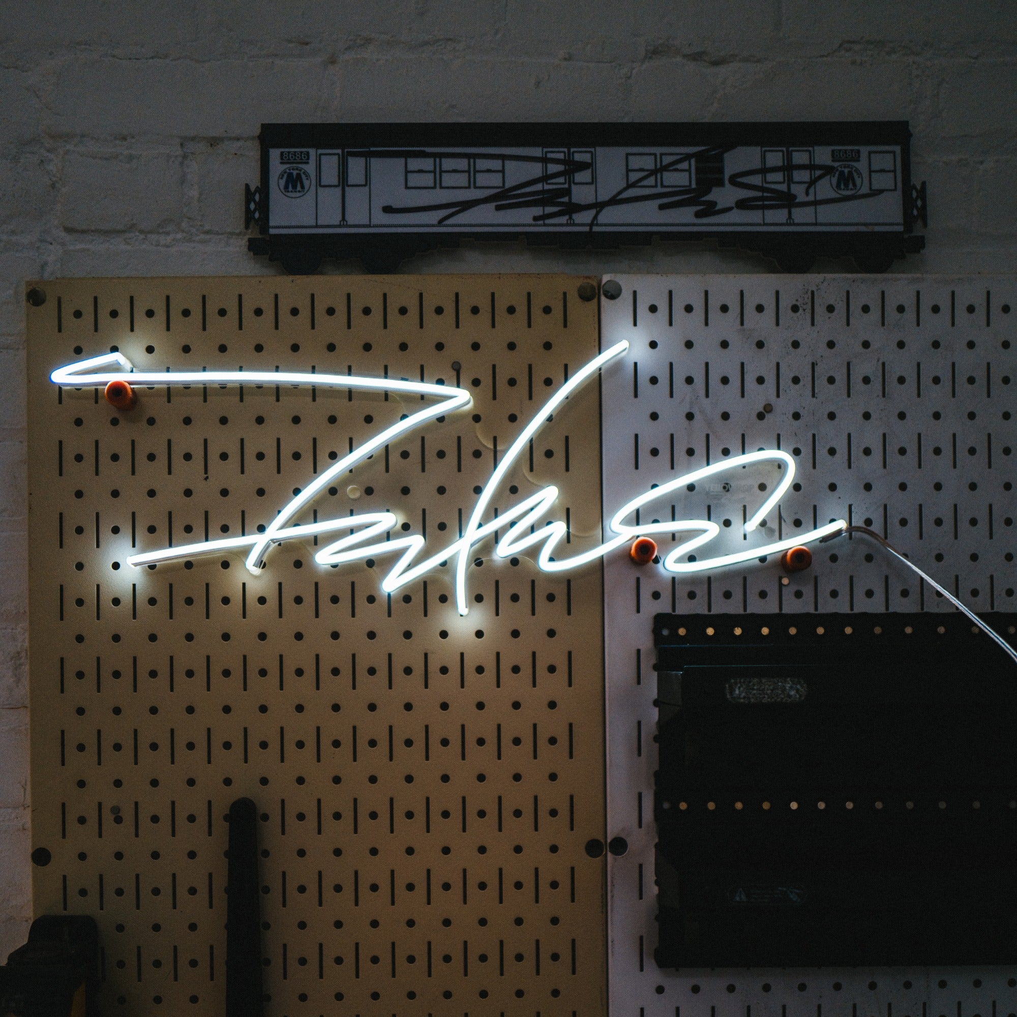Signatura by Futura - Signe en néon LED